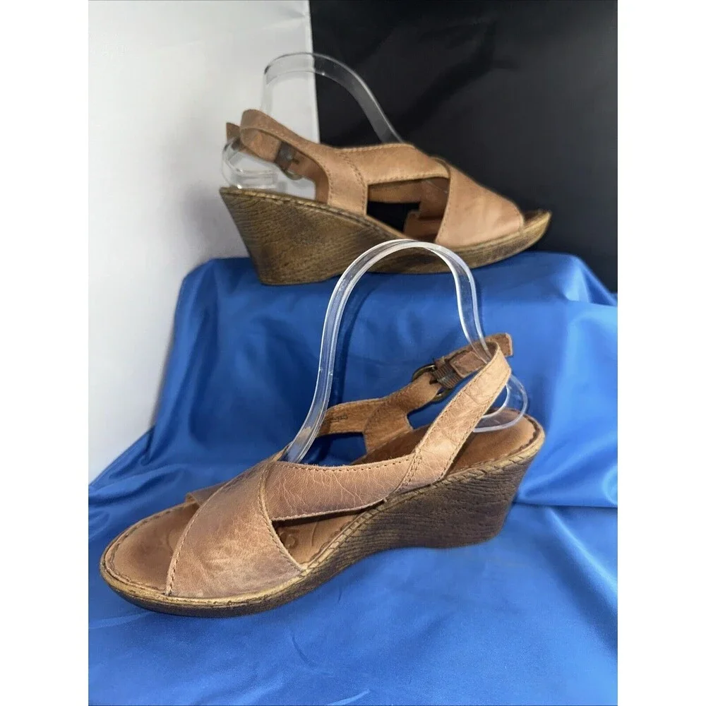 Born Sandals Women 9m Tan Leather Wedge with Ankle Strap Cushioned Comfort 3